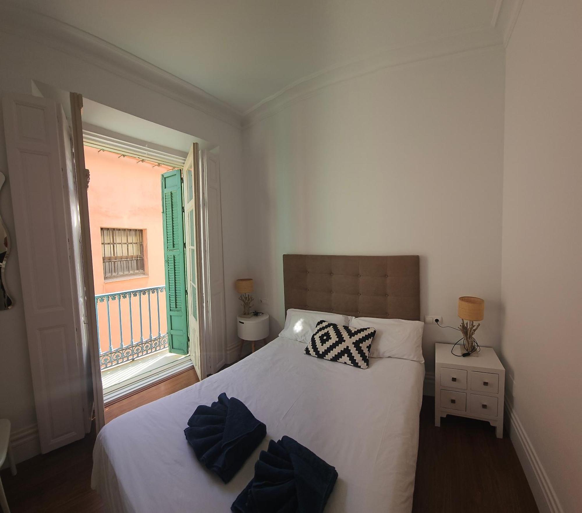 Chic Casa Cathedral At Calle Fresca 2-Bedroom Apartment In Malaga City Center מראה חיצוני תמונה