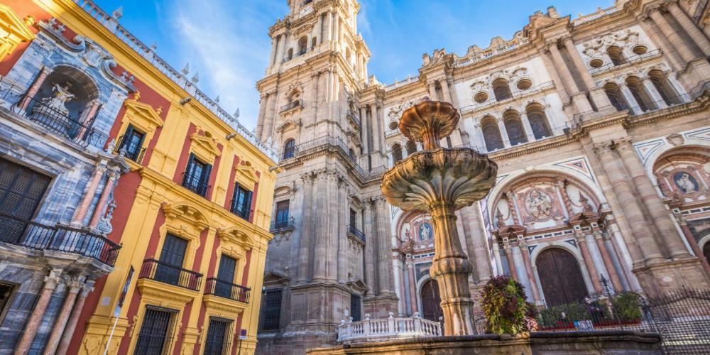 Chic Casa Cathedral At Calle Fresca 2-Bedroom Apartment In Malaga City Center מראה חיצוני תמונה